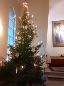 Julgran i Virkby kyrka
