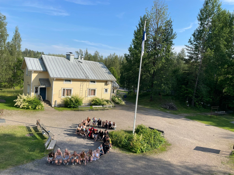 Konfirmaatiomessu Saarikko 5 Saarikko 5 ryhmäkuva