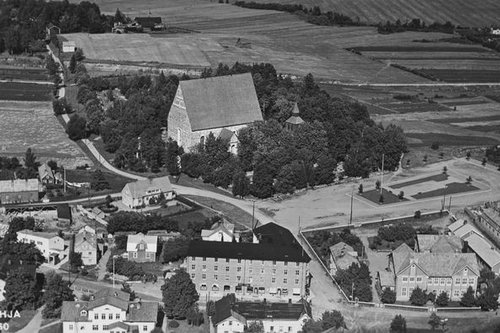 Avaa kuva isommaksi Ilmakuva Lohjan kirkosta Museovirasto - Musketti
