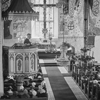 Avaa kuva isommaksi Jumalanpalvelus Lohjan kirkossa Kyytinen Pekka, kuvaaja 1948 Museovirasto - Musketti