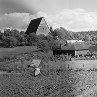 Avaa kuva isommaksi Lohjan keskiaikainen Pyhän Laurin kirkko Pietinen, kuvaaja 1937 Museovirasto - Musketti