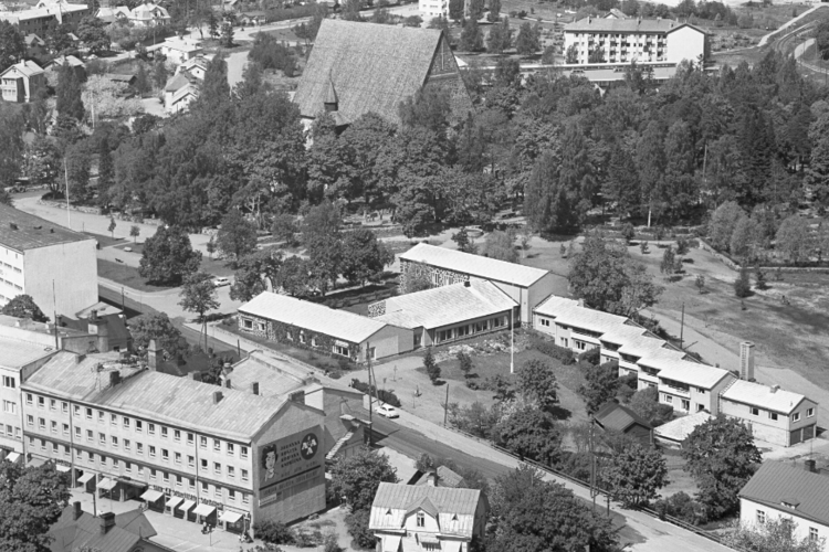 Avaa kuva isommaksi Lohjan kirkko ja seurakuntakeskus historia_M.