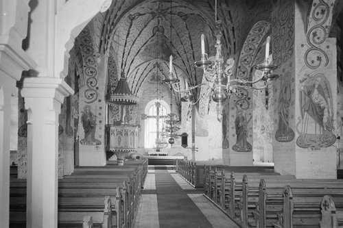 Avaa kuva isommaksi Sisäkuva Lohjan Pyhän Laurin kirkosta 1940 -Pietinen, kuvaaja 1940 -Museovirasto - Musketti