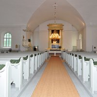Avaa kuva isommaksi Nummen kirkko sisältä1