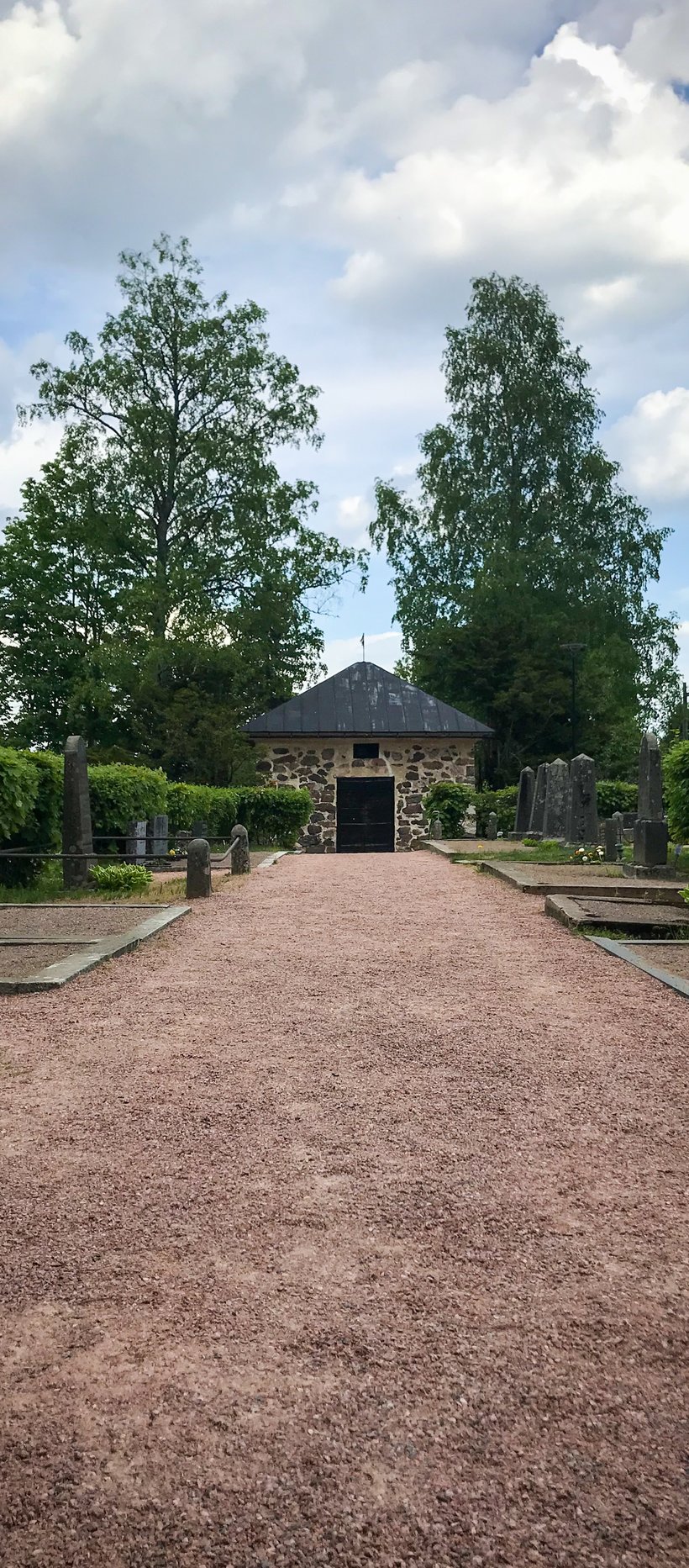 Avaa kuva isommaksi Nummen vanha hautausmaa
