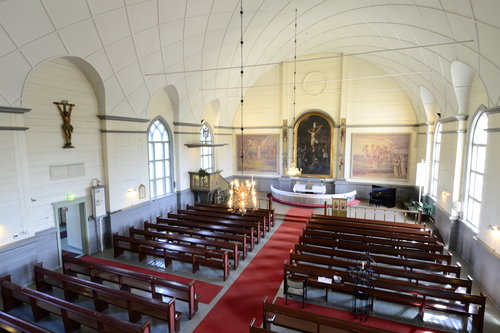 Pusulan kirkon kirkkosali
