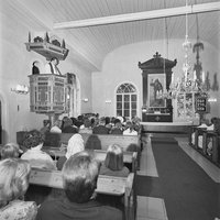 Jumalanpalvelus Sammatin kirkossa

-Kyytinen Pekka, kuvaaja 1972 
-Museovirasto - Musketti