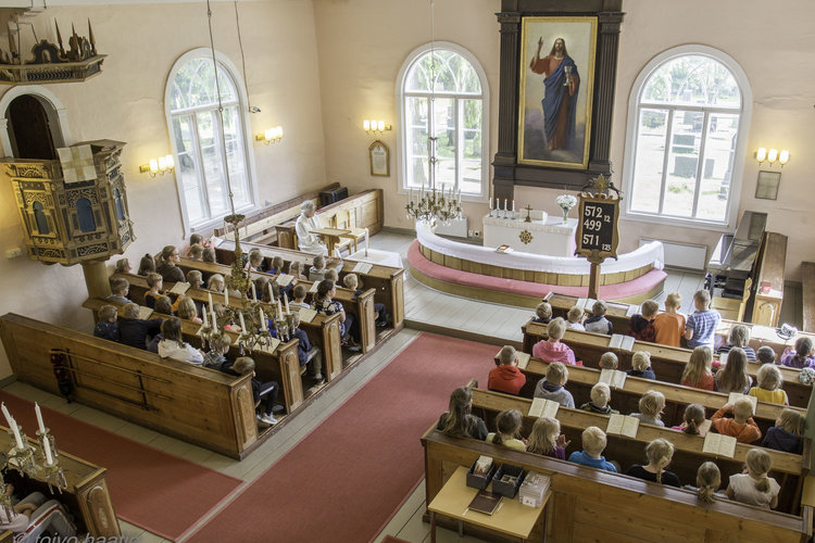 Avaa kuva isommaksi Sammatin koulun kevätkirkko 2019.